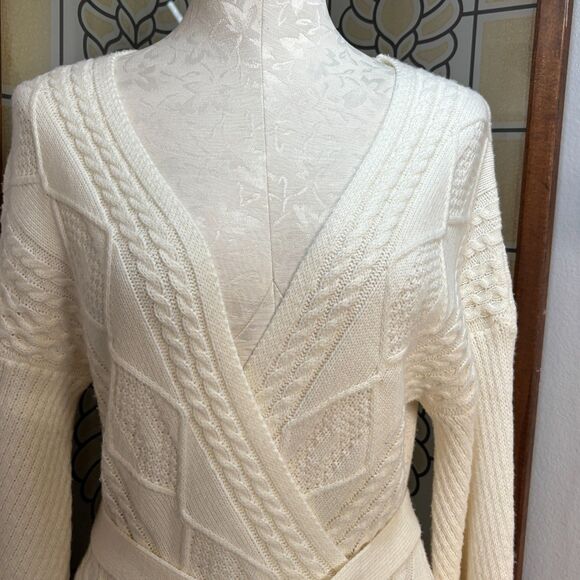 Lulu's Timeless is More White Cable Knit Balloon Sleeve Sweater Dress Size L - Picture 5 of 16